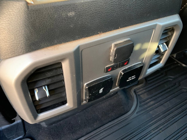 Used 2022 Ford F350 Lariat w/ Chrome Package image 23