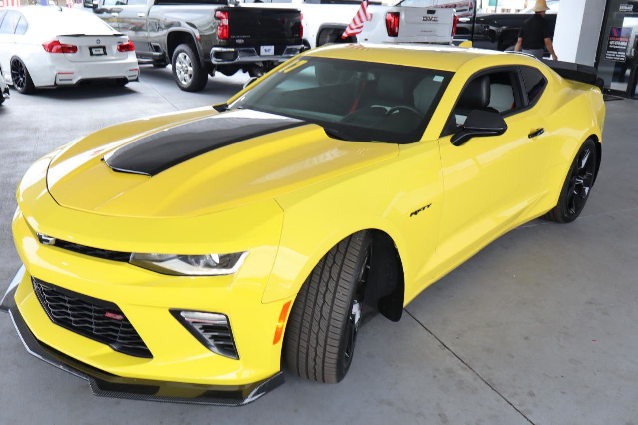 Used 2017 Chevrolet Camaro SS RWD image 9