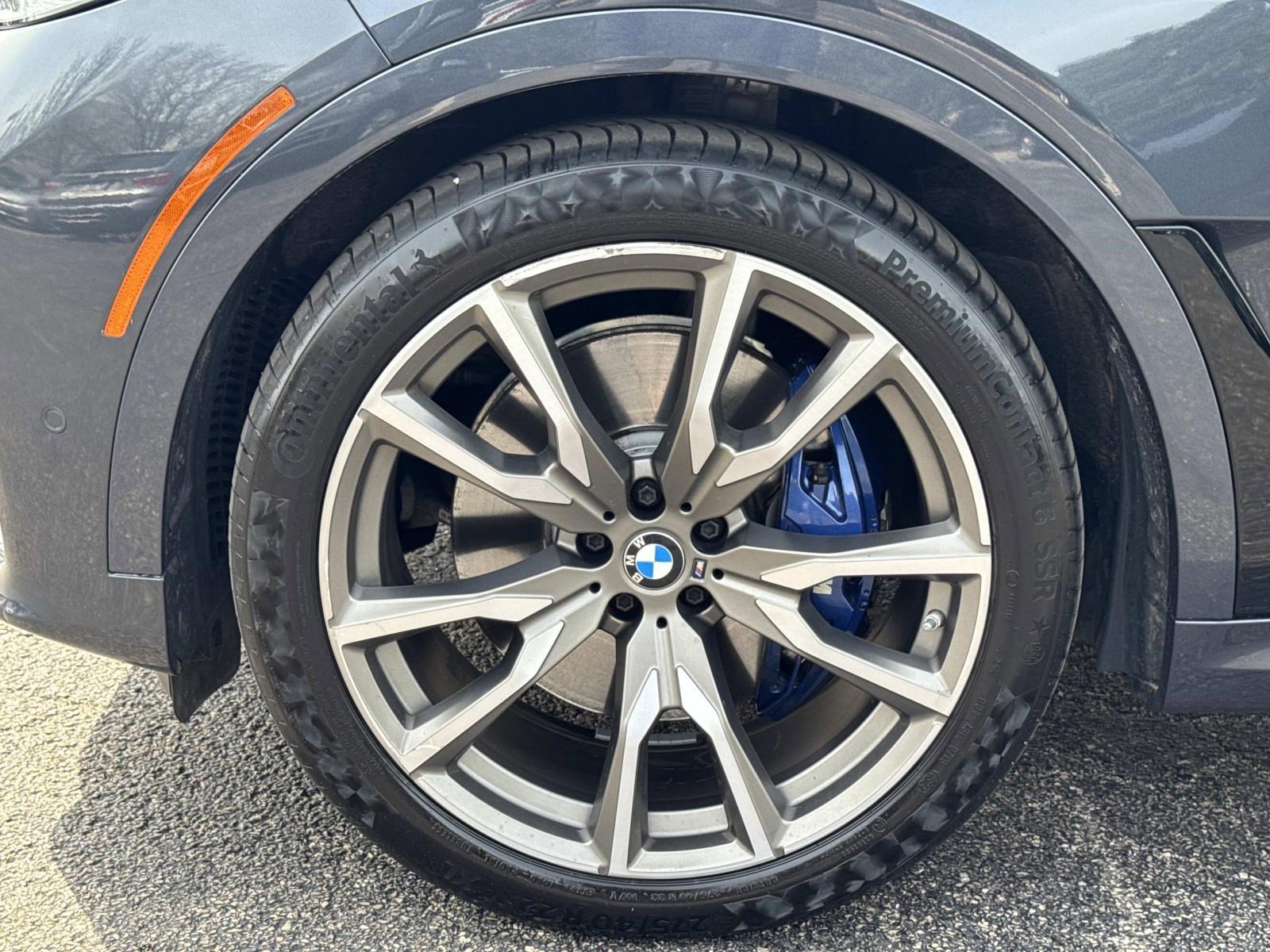 Used 2022 BMW X7 M50i w/ Executive Package image 9