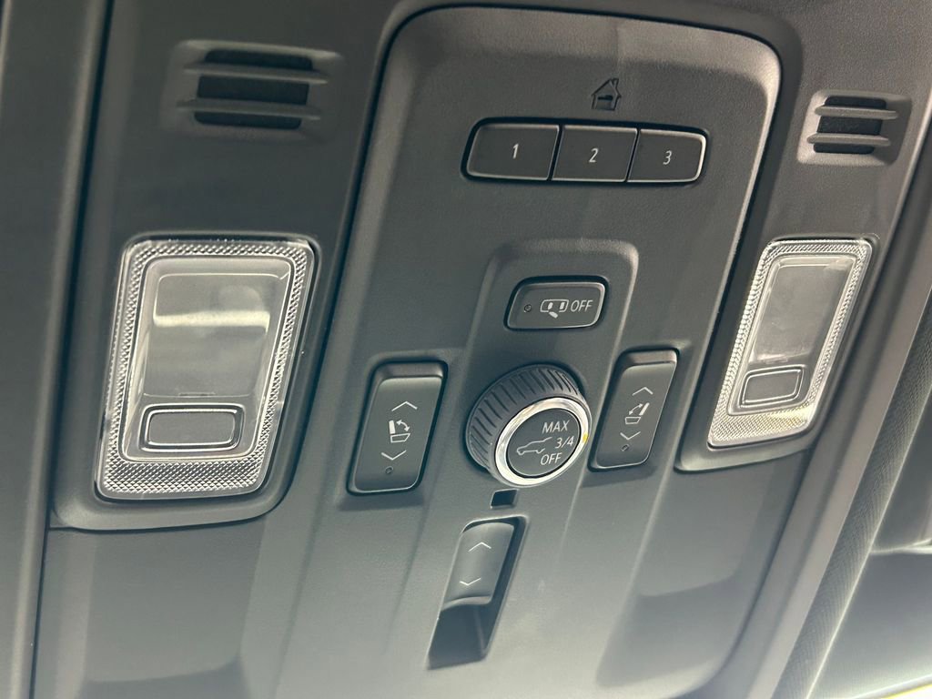 Used 2023 Chevrolet Tahoe High Country image 32