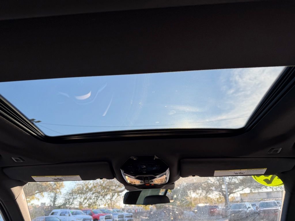 Used 2024 BMW 530i image 32