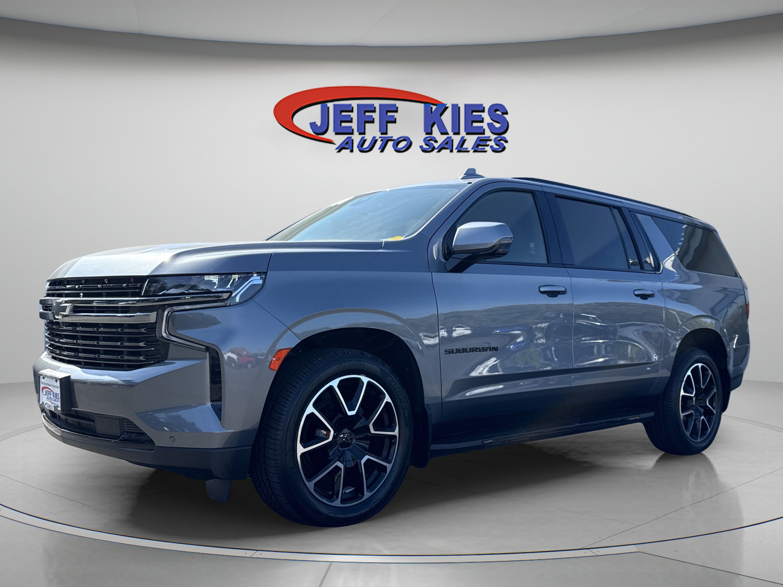 Used 2022 Chevrolet Suburban RST w/ Luxury Package image 1