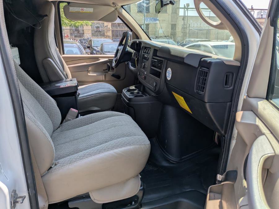 Used 2012 Chevrolet Express 2500 image 8