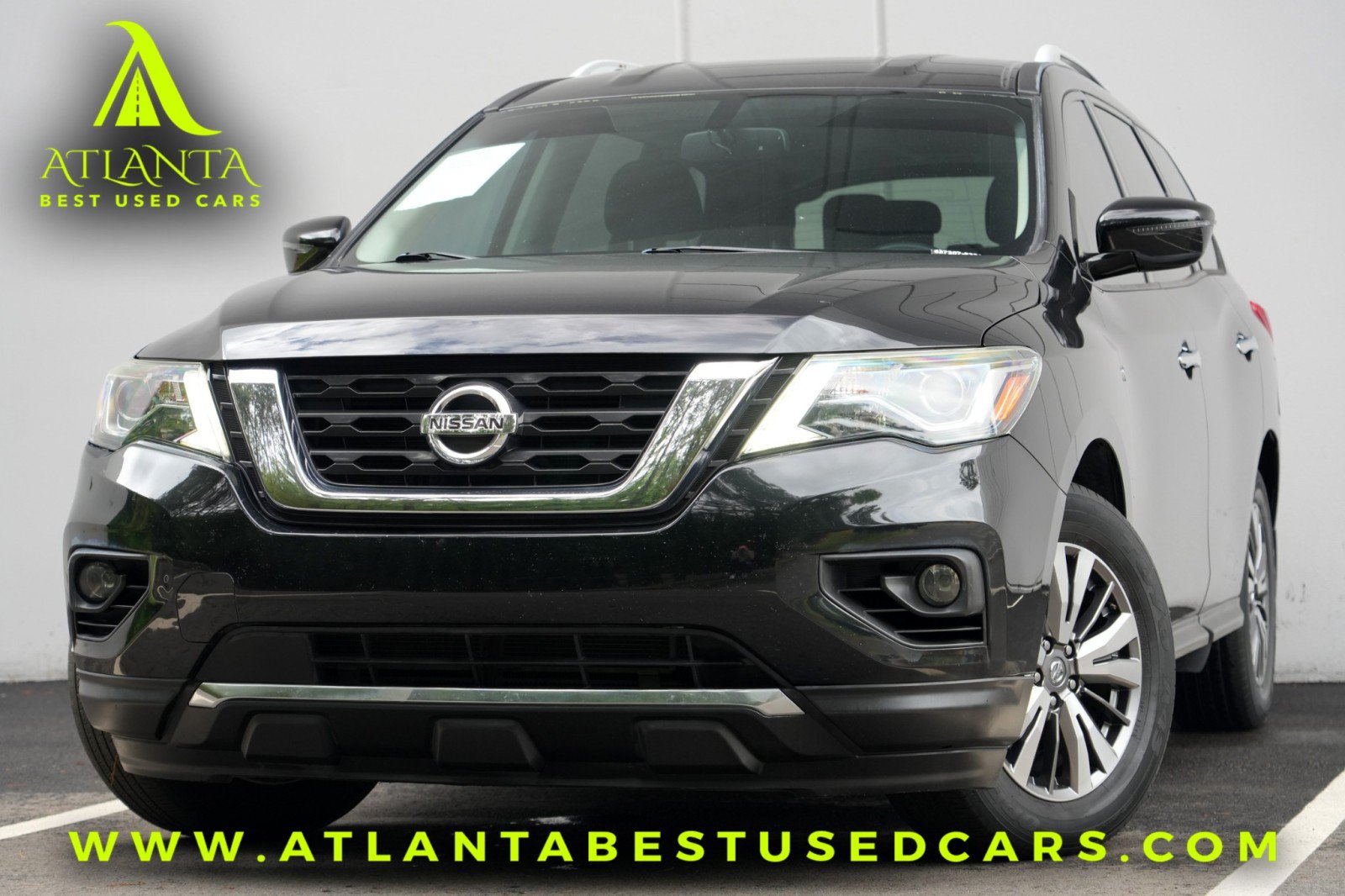 Used 2019 Nissan Pathfinder SV FWD image 1