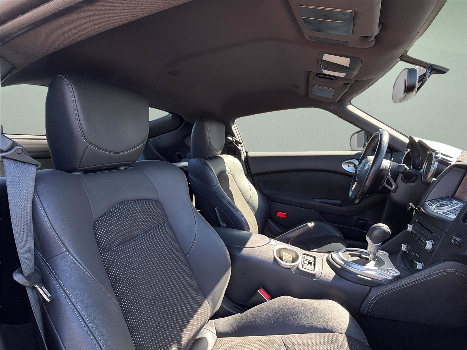 Used 2018 Nissan 370Z Touring RWD image 20