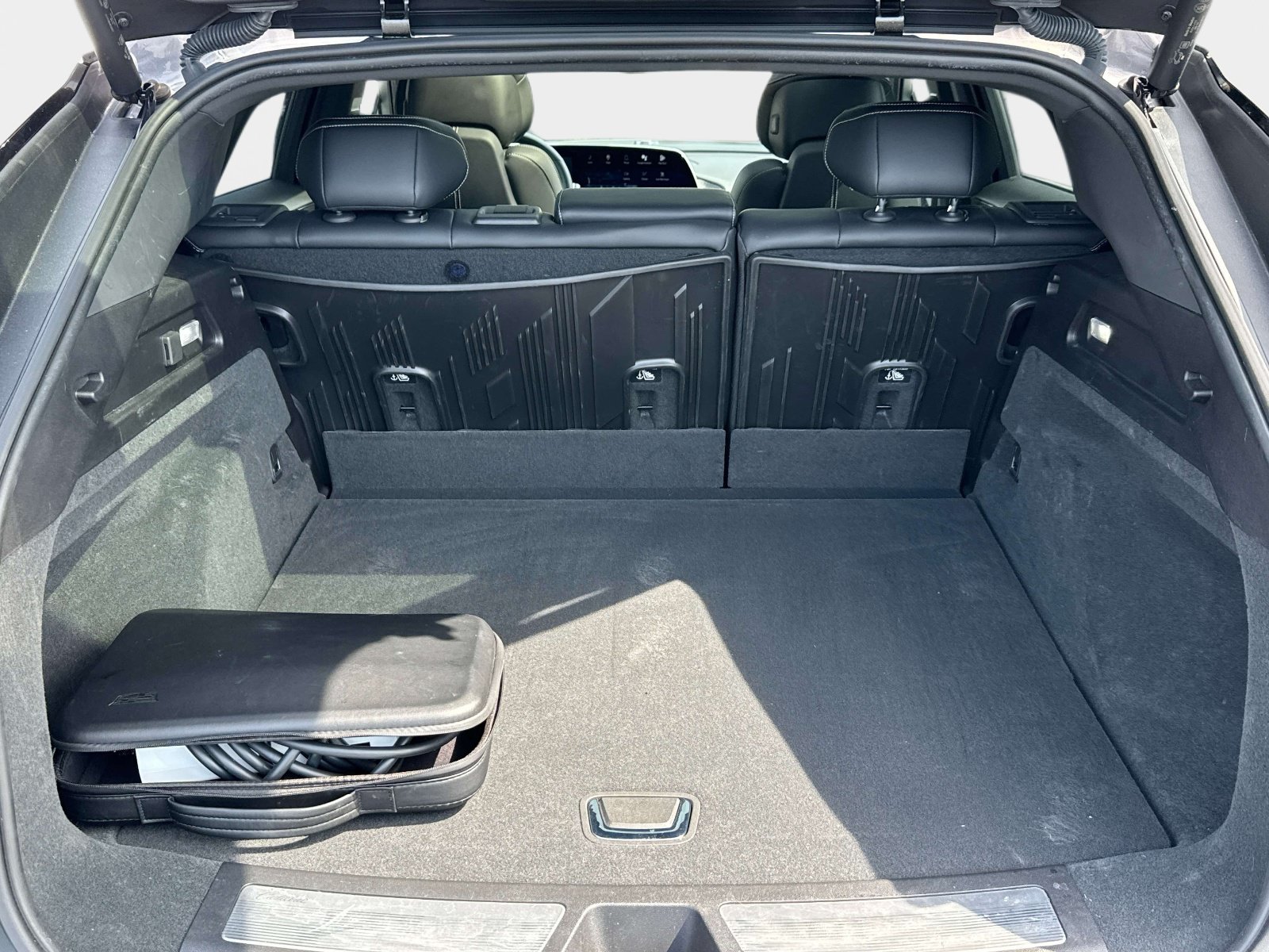 Certified 2024 Cadillac Lyriq Luxury AWD/4WD image 16