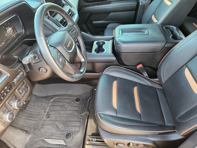 Used 2024 GMC Yukon AT4 w/ Technology Package AWD/4WD image 12