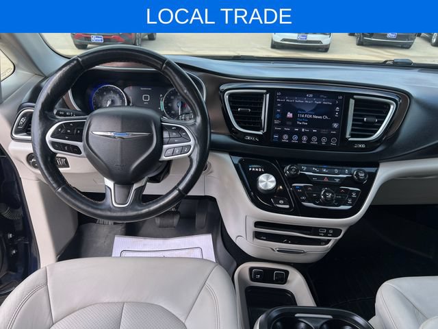 Used 2018 Chrysler Pacifica Touring-L Plus w/ Advanced Safetytec Group FWD image 25
