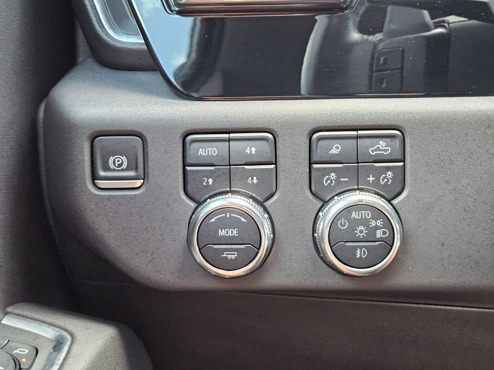 Used 2024 GMC Sierra 1500 SLT w/ SLT Premium Plus Package AWD/4WD image 25