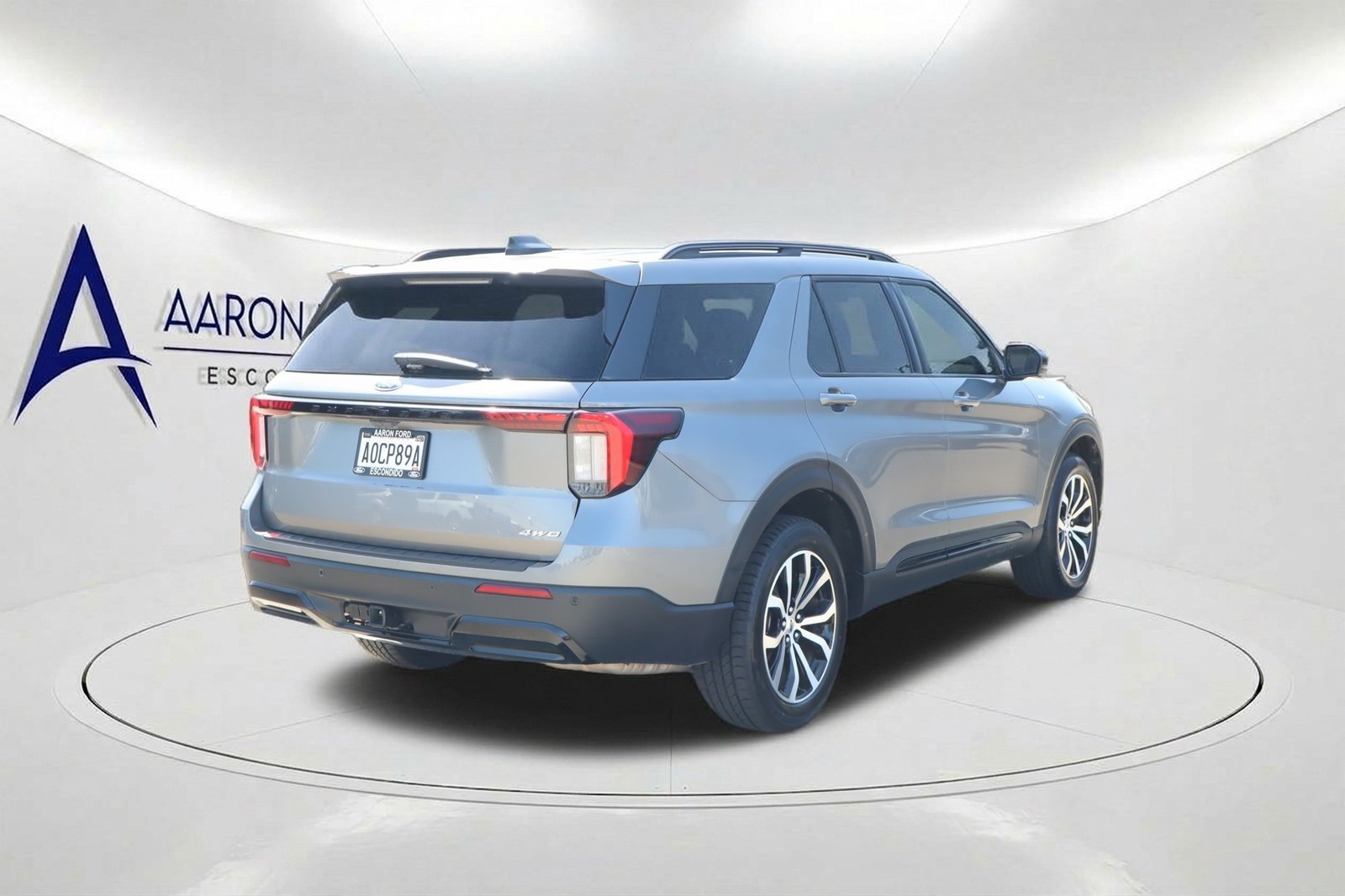 Used 2025 Ford Explorer ST-Line AWD/4WD image 4