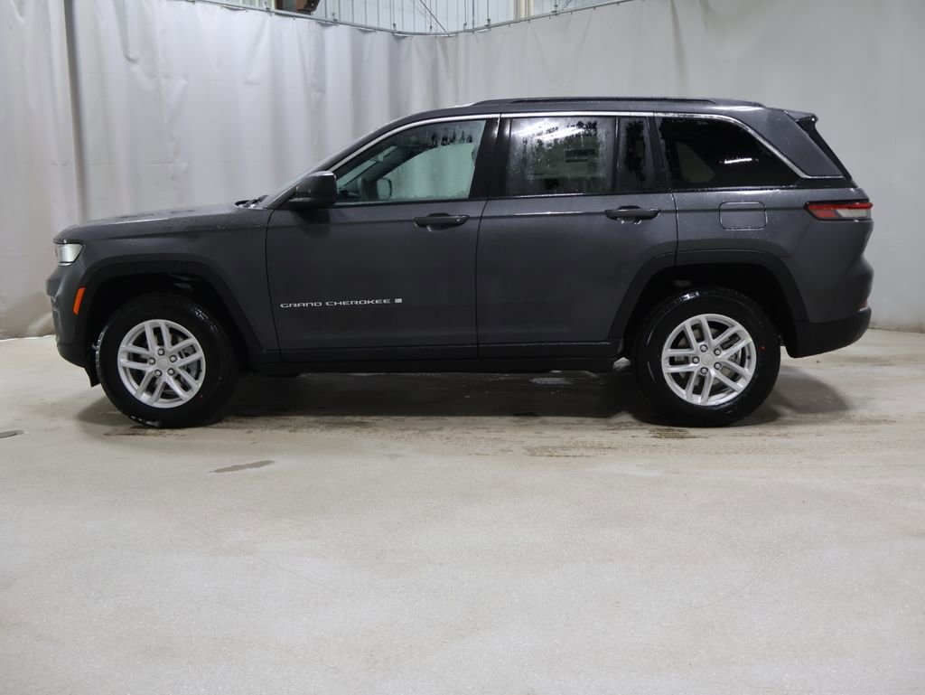 New 2026 Jeep Grand Cherokee Laredo image 4