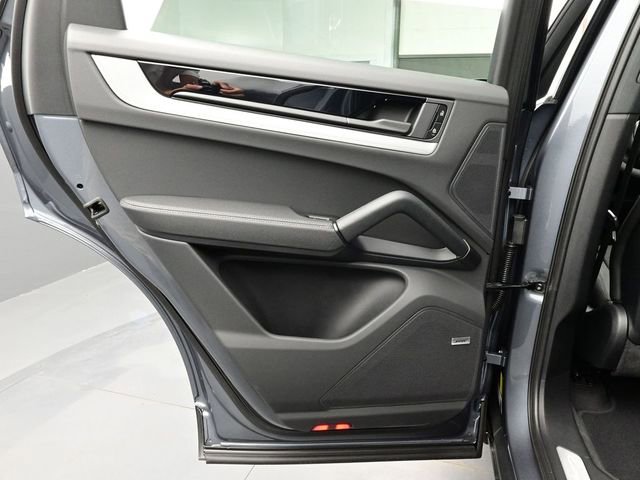 New 2026 Porsche Cayenne image 12
