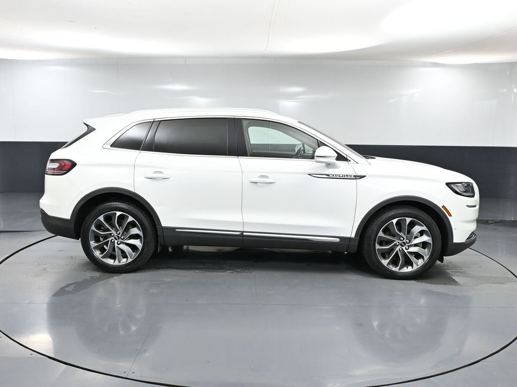 Used 2023 Lincoln Nautilus Reserve w/ Equipment Group 201A image 4