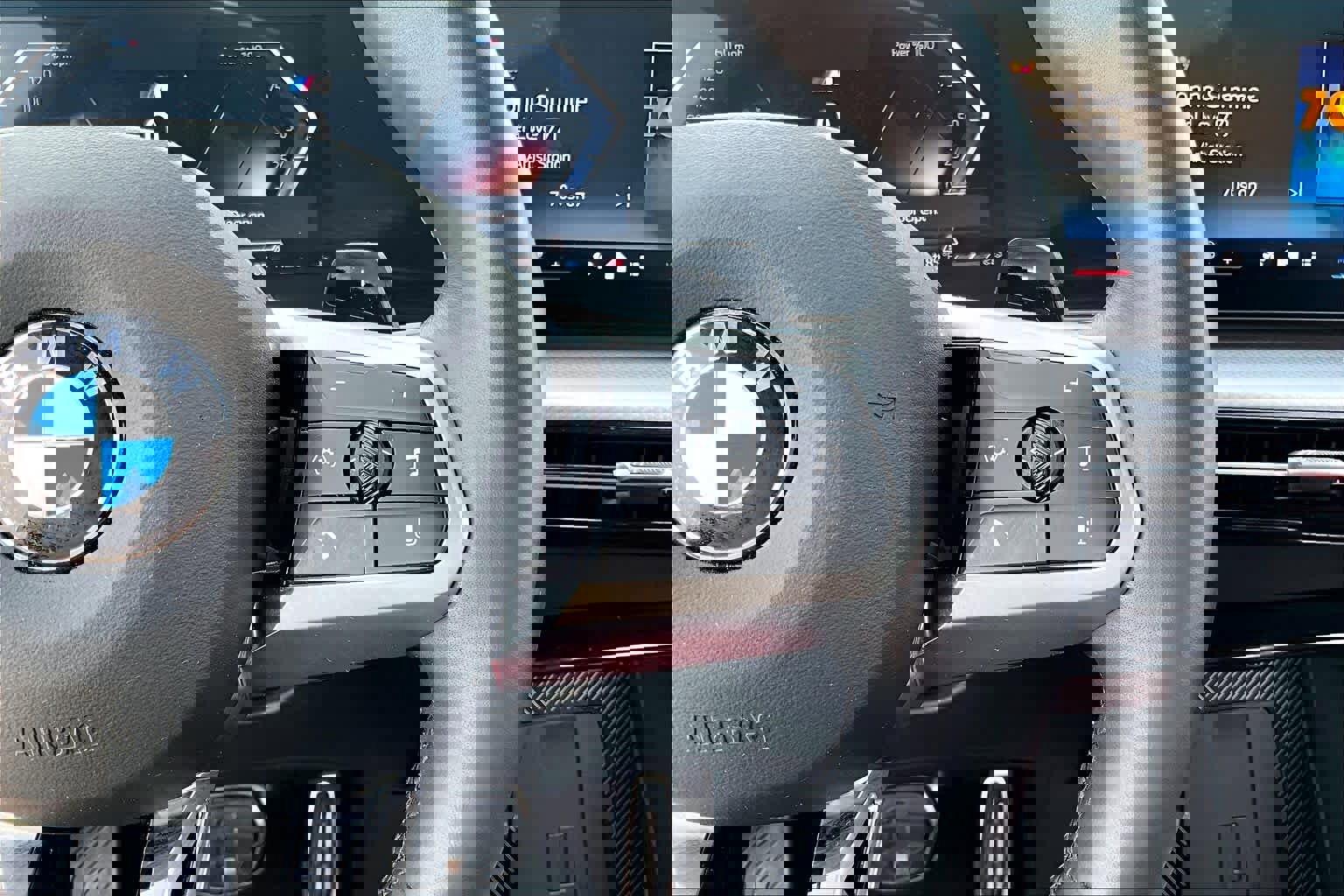 Used 2025 BMW X1 xDrive28i image 23