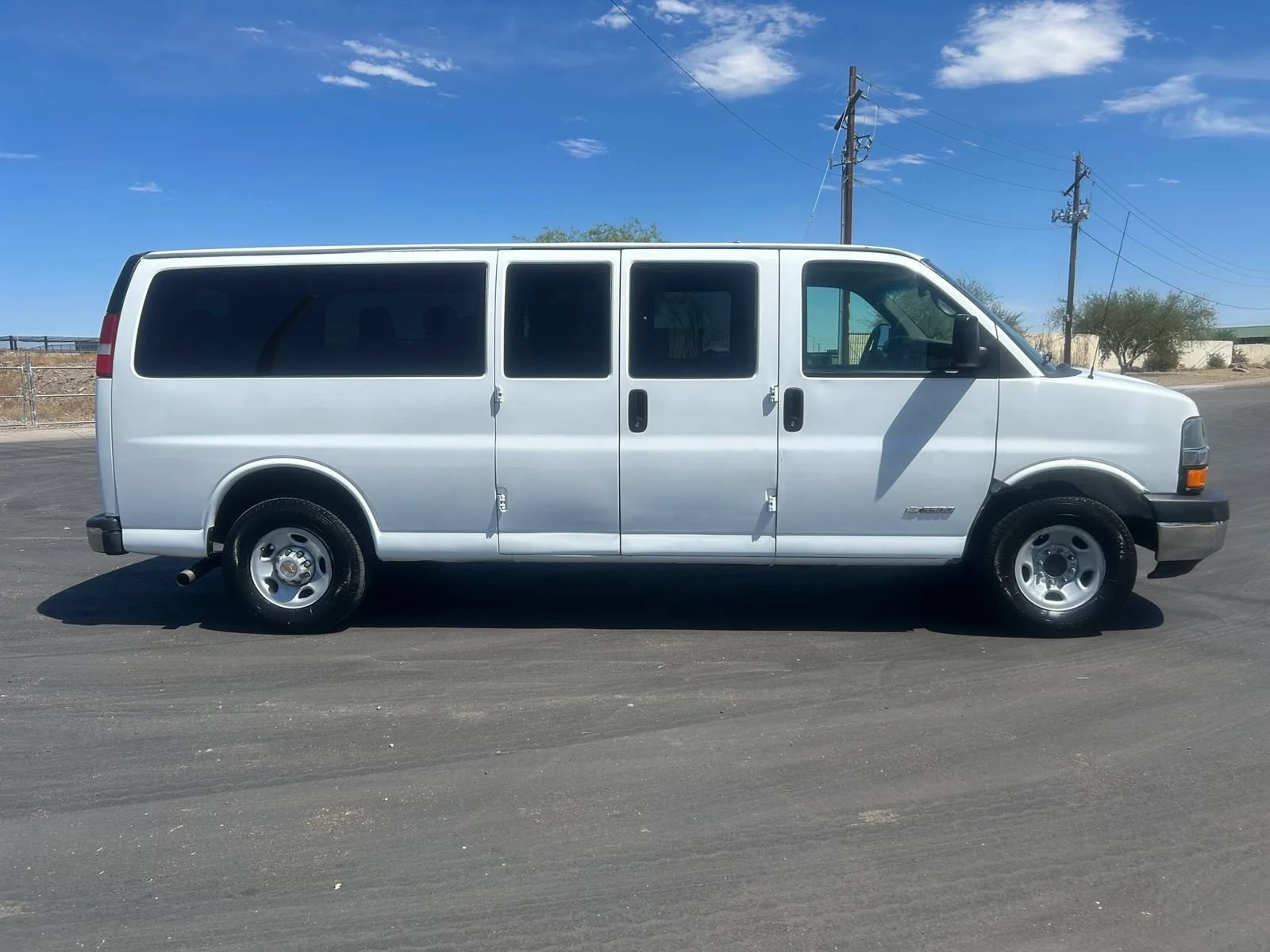 Used 2015 Chevrolet Express 3500 LT w/ LT Preferred Equipment Group RWD image 4