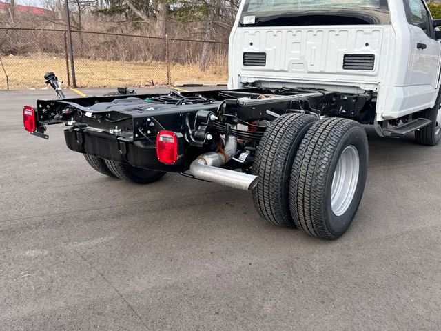 New 2025 Ford F350 XL w/ XL Chrome Package image 11