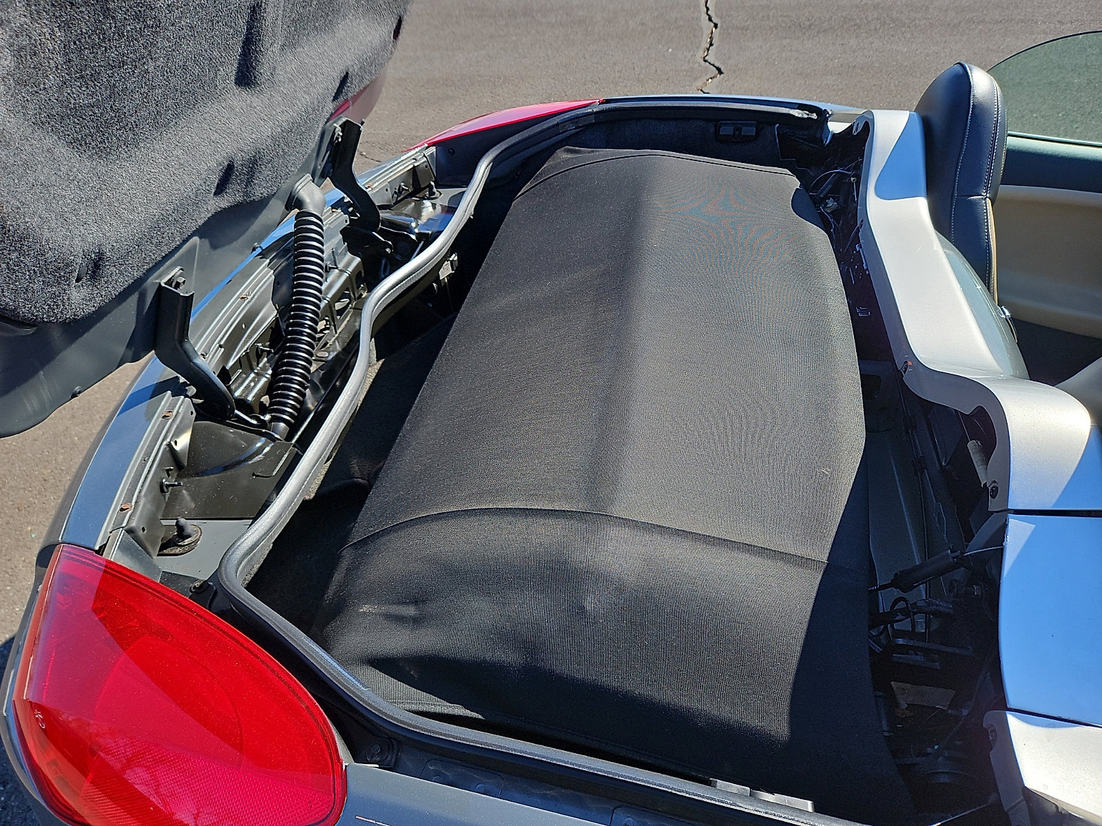 Used 2008 Pontiac Solstice Convertible w/ Premium Package image 28