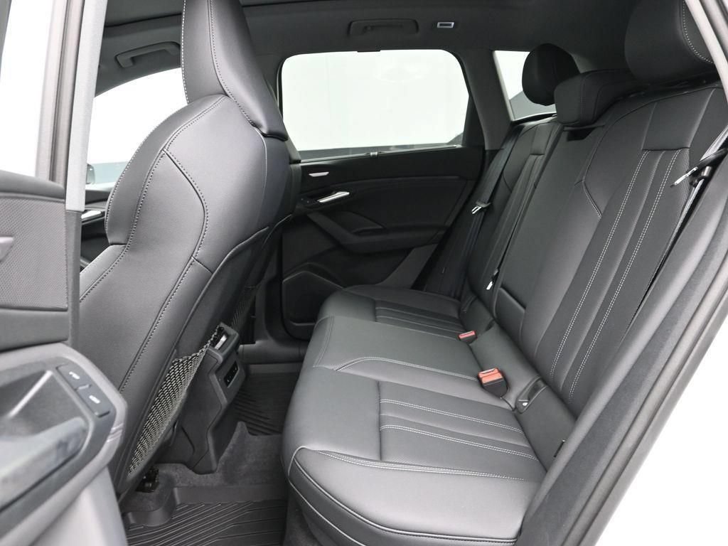 New 2025 Audi Q6 e-tron Premium Plus AWD/4WD image 10