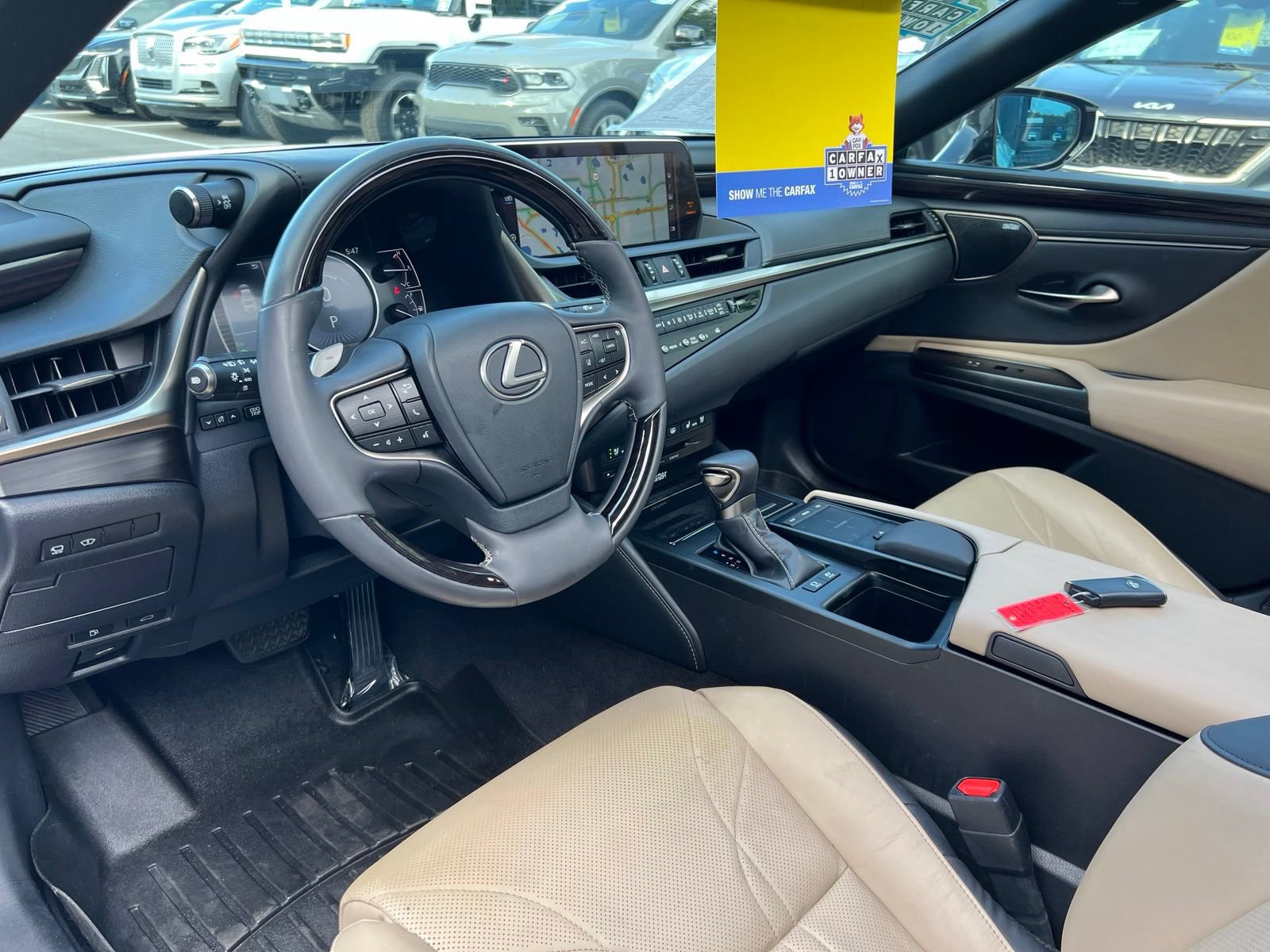 Used 2019 Lexus ES 300h Ultra Luxury w/ Accessory Package 2 FWD image 36