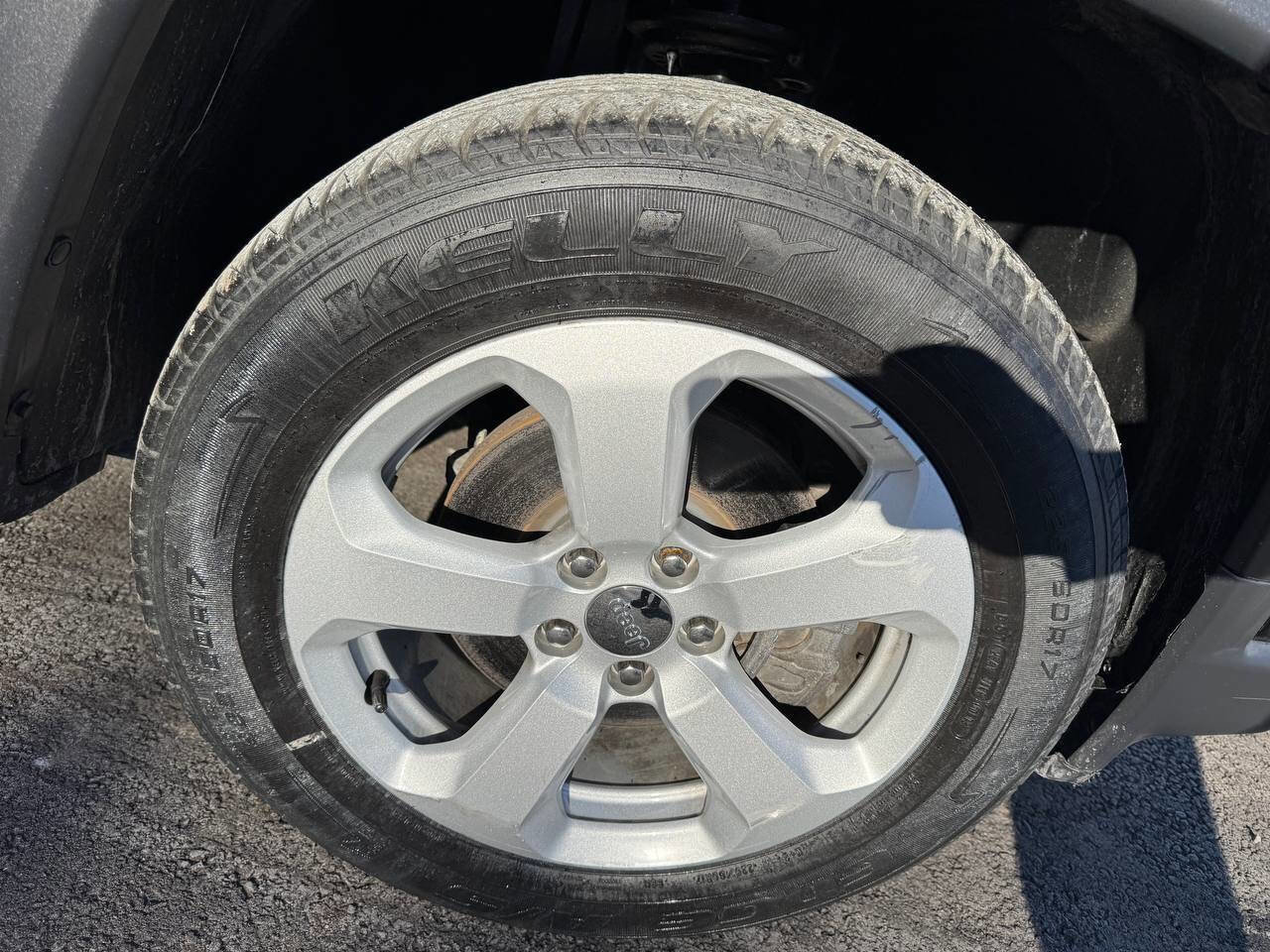 Used 2020 Jeep Compass Latitude image 25