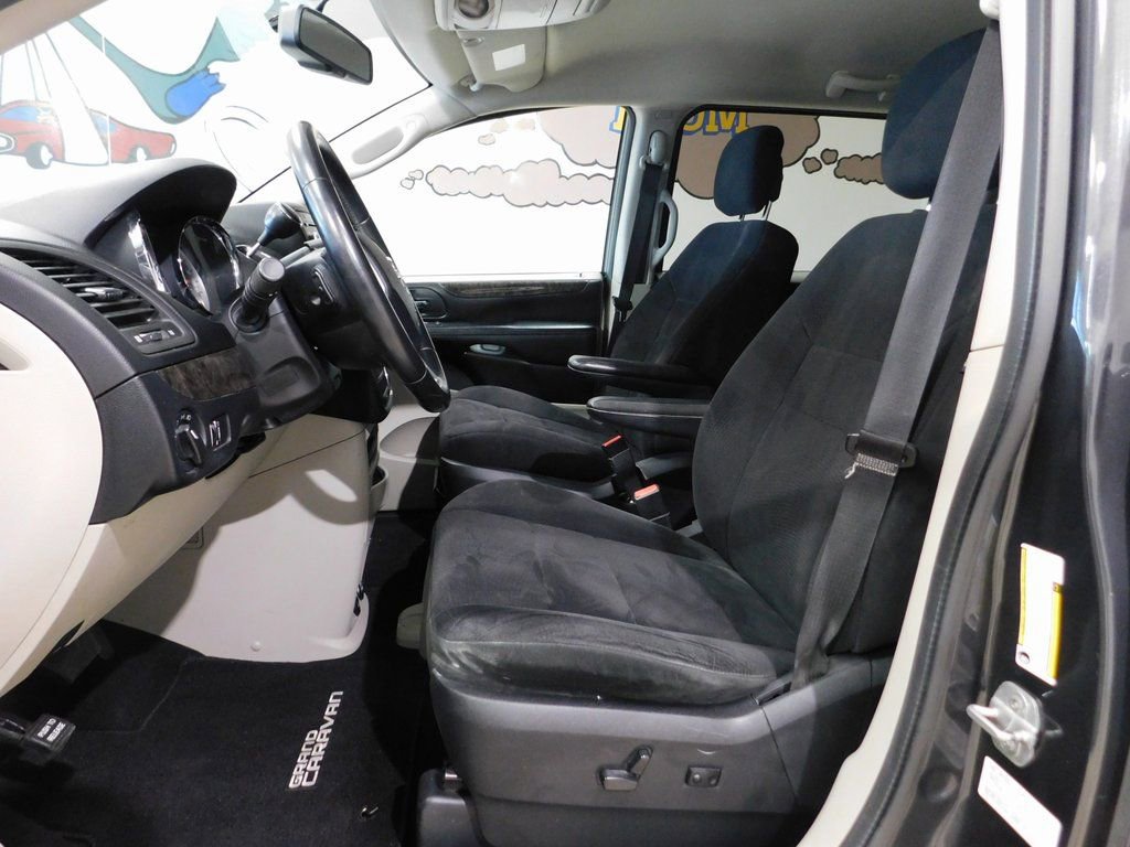 Used 2011 Dodge Grand Caravan SXT image 31
