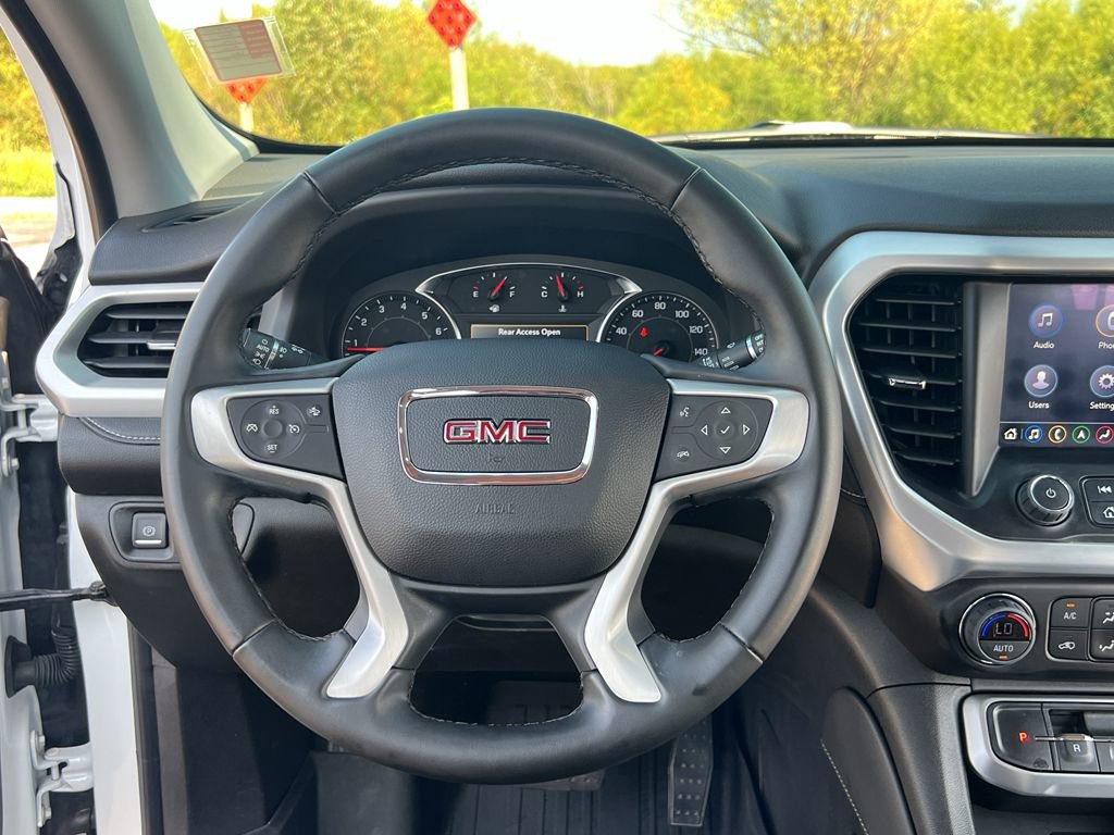 Used 2023 GMC Acadia SLT w/ LPO, Floor Liner Package image 31