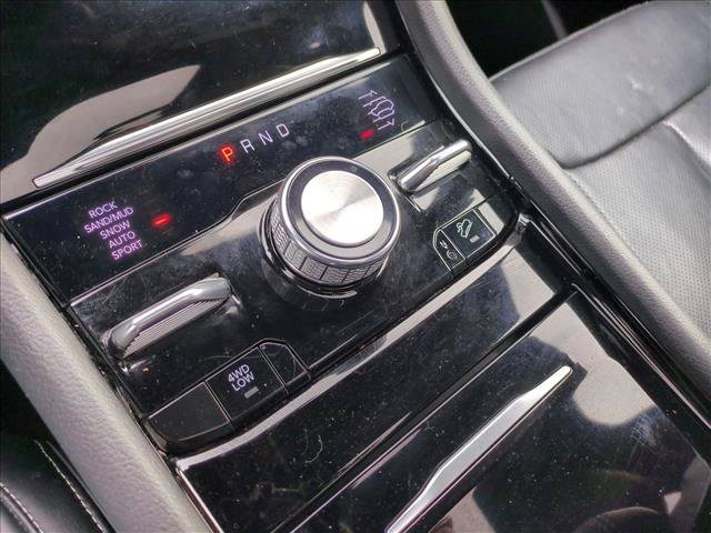Used 2022 Jeep Grand Cherokee Overland AWD/4WD image 12