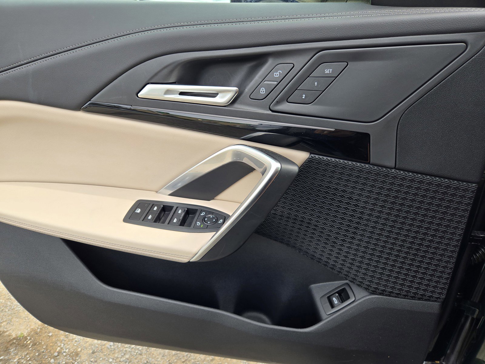 Used 2025 BMW X1 xDrive28i w/ Convenience Package image 25