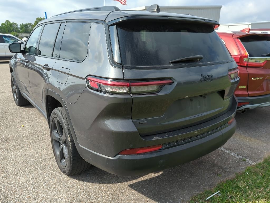 Used 2023 Jeep Grand Cherokee L Laredo RWD image 4