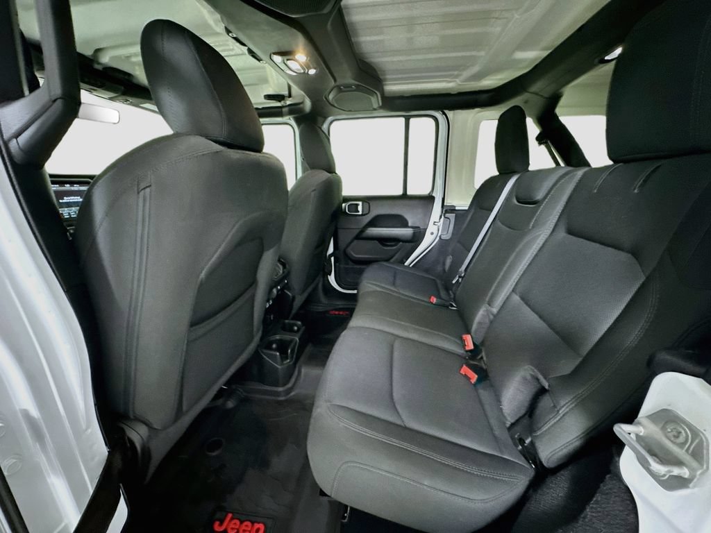 Used 2023 Jeep Wrangler Unlimited Sahara w/ Cold Weather Group AWD/4WD image 23