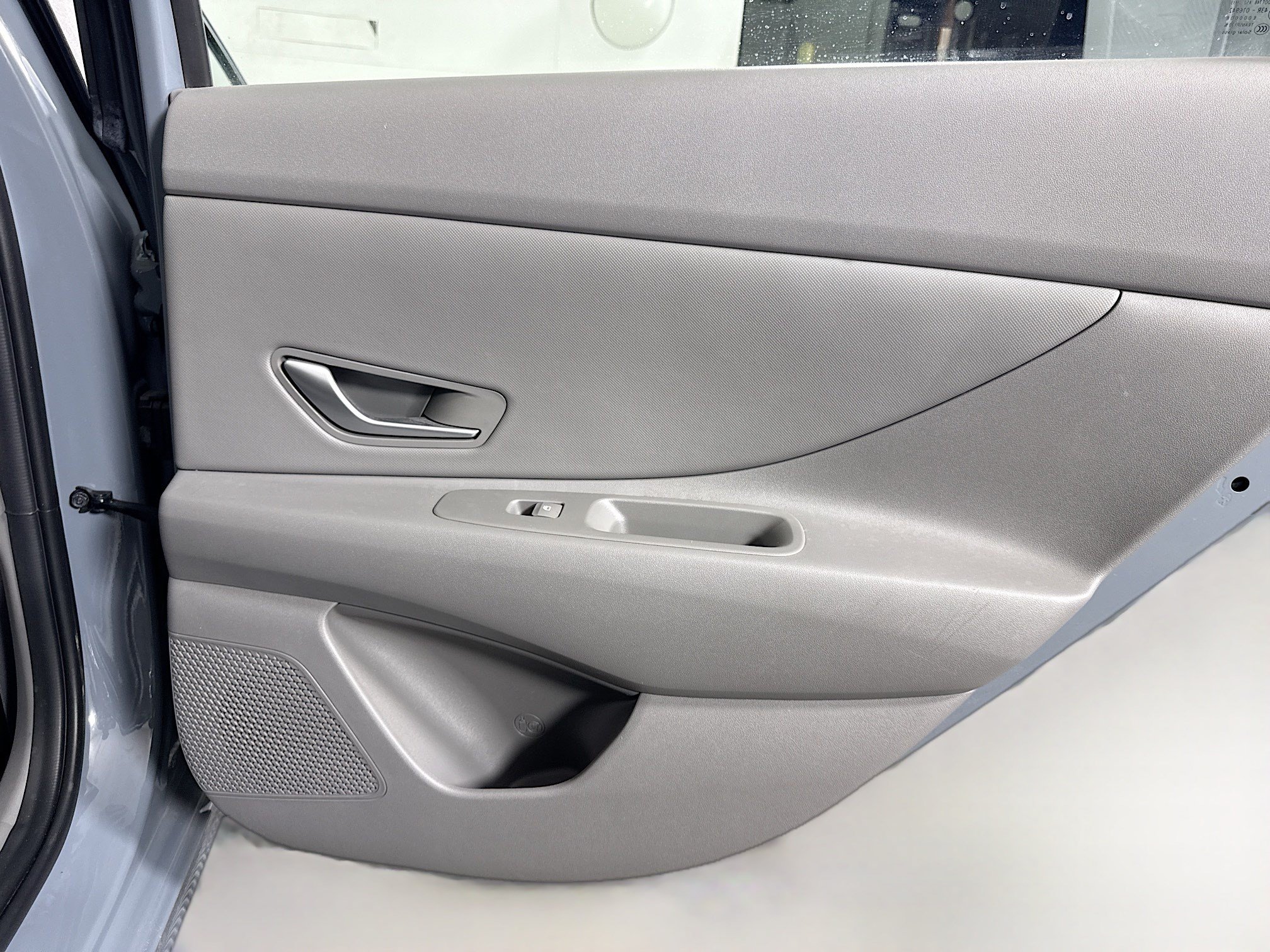 Used 2023 Hyundai Elantra SEL w/ Convenience Package FWD image 28