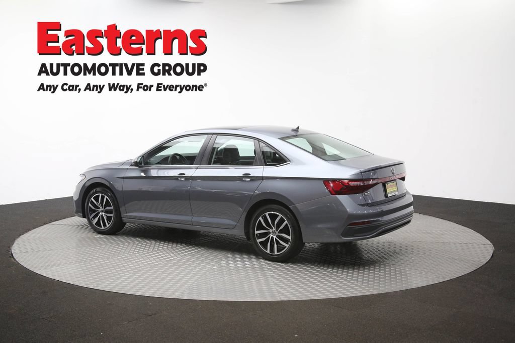 Used 2025 Volkswagen Jetta SE FWD image 62