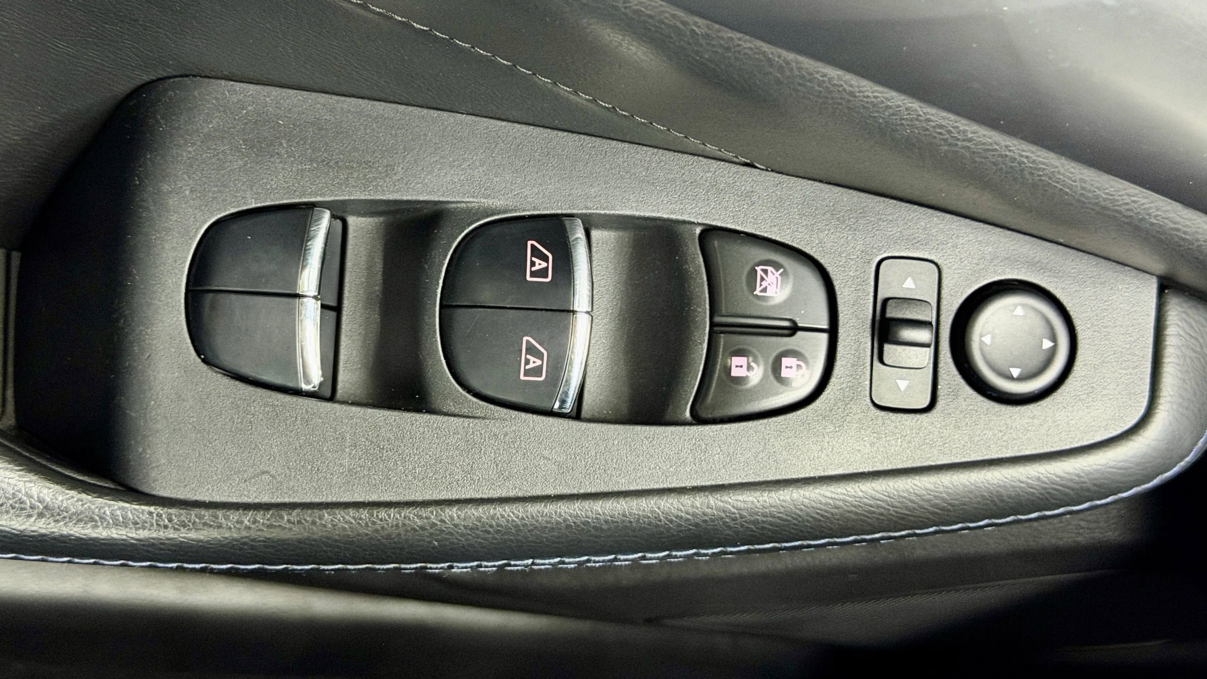 Used 2017 Nissan Maxima SR w/ Midnight Edition image 21