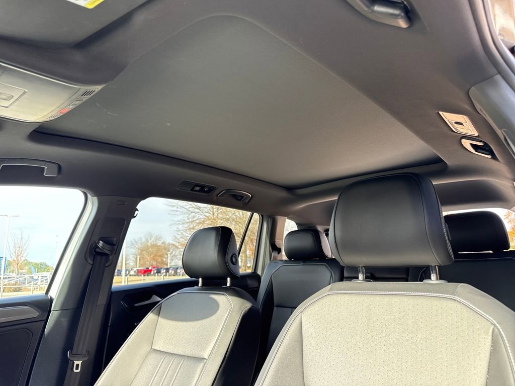 Used 2024 Volkswagen Tiguan SE R-Line image 25