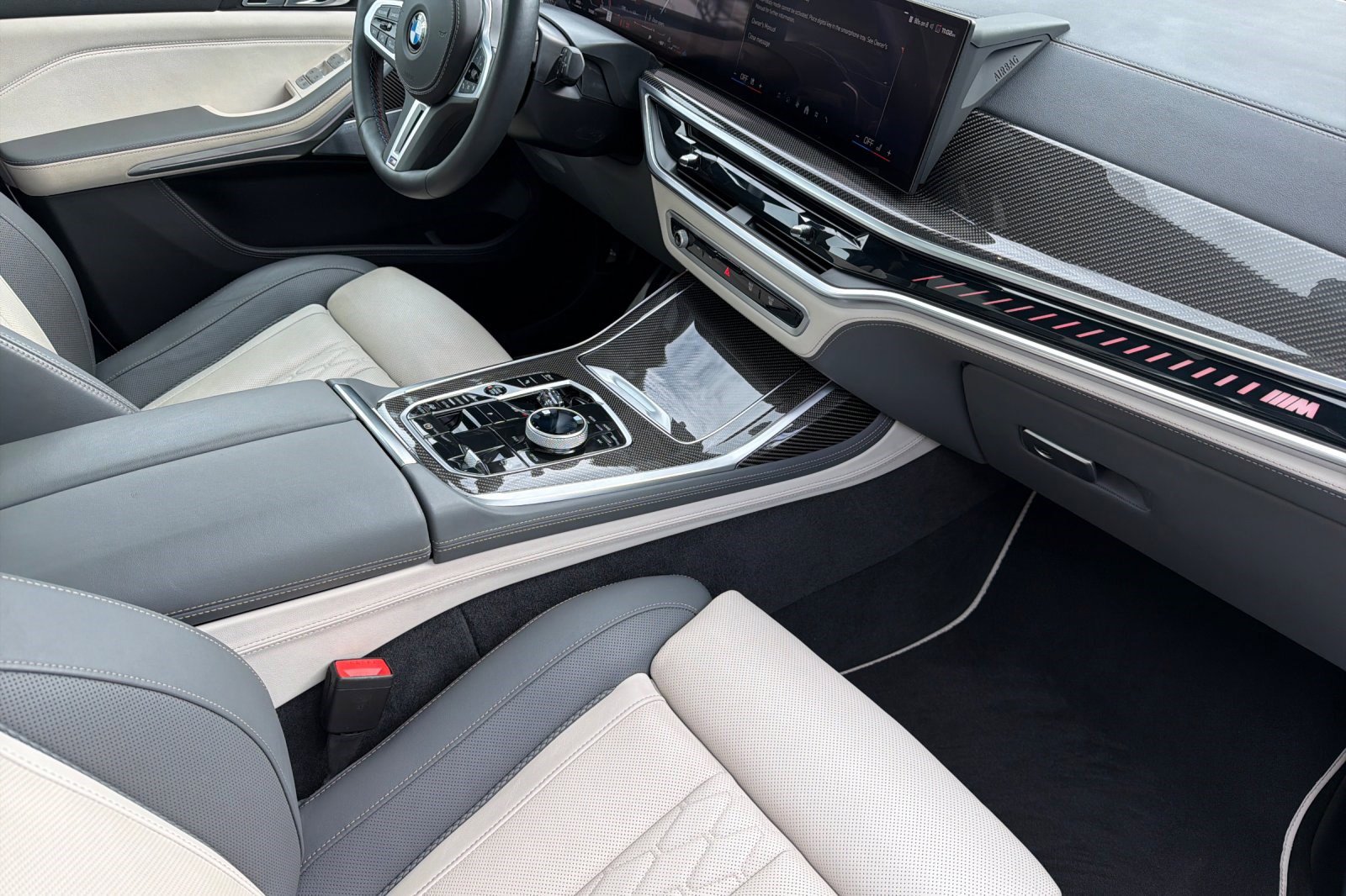 Used 2025 BMW X7 M60i image 21