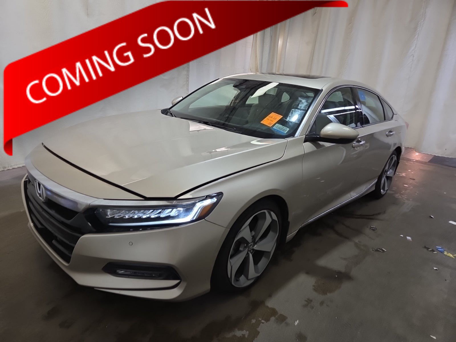 Used 2018 Honda Accord Touring image 1