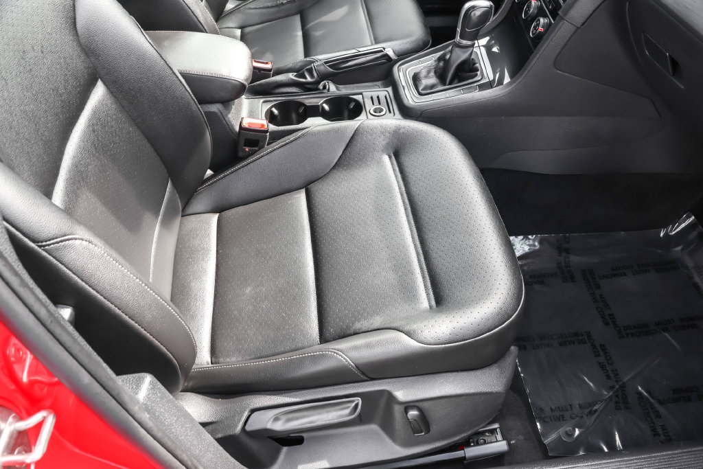 Used 2019 Volkswagen Golf SE w/ Driver Assistance Package FWD image 38