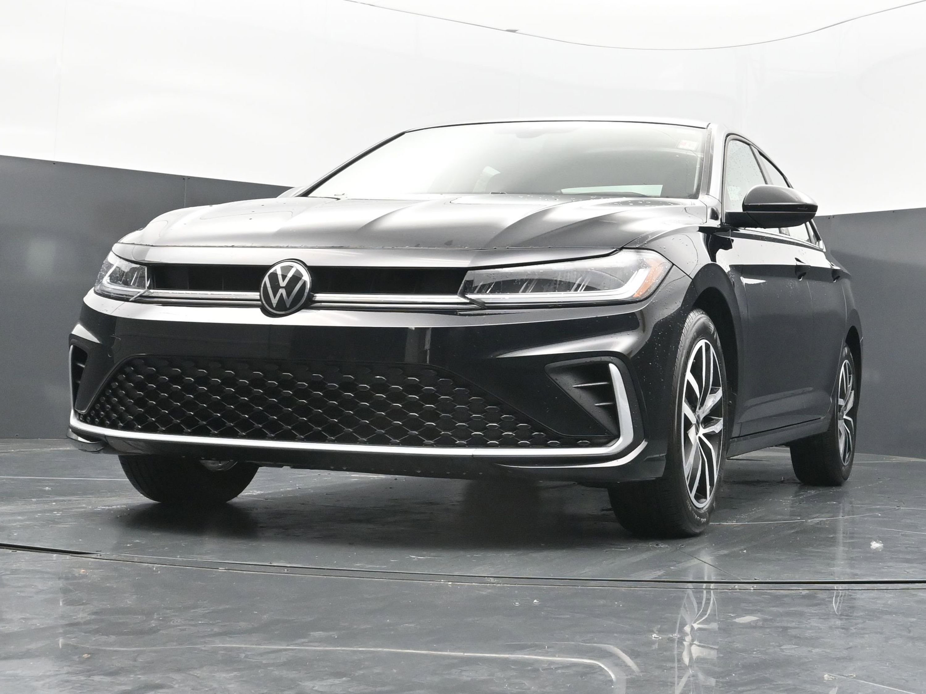 Used 2026 Volkswagen Jetta SE FWD image 34
