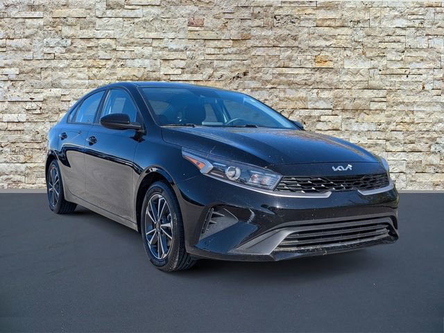 Used 2023 Kia Forte LXS image 1