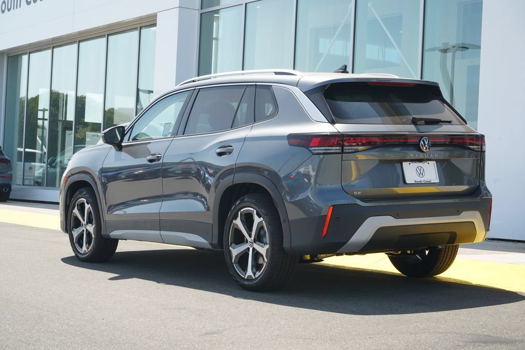 New 2026 Volkswagen Tiguan SE FWD image 3