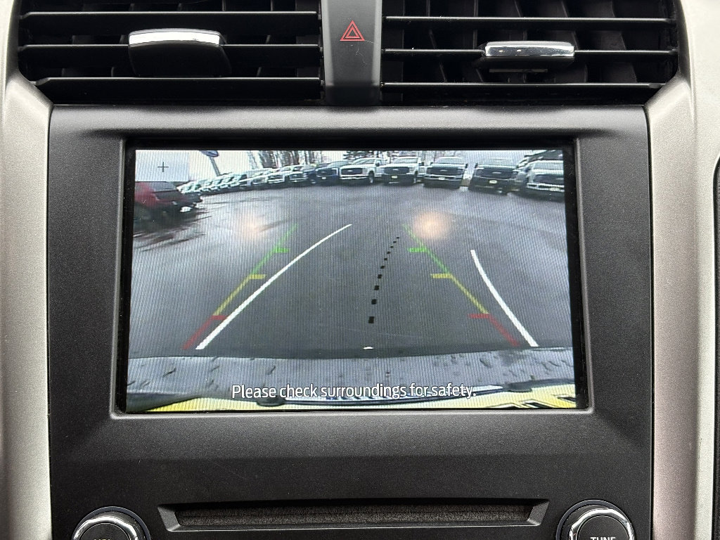 Used 2017 Ford Fusion SE w/ Equipment Group 202A image 28