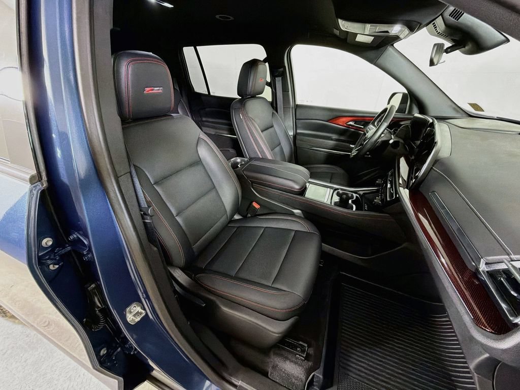 Used 2025 Chevrolet Traverse Z71 w/ LPO, Floor Liner Package AWD/4WD image 26