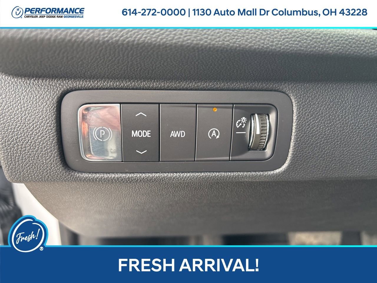 Used 2025 Chevrolet Traverse RS image 16