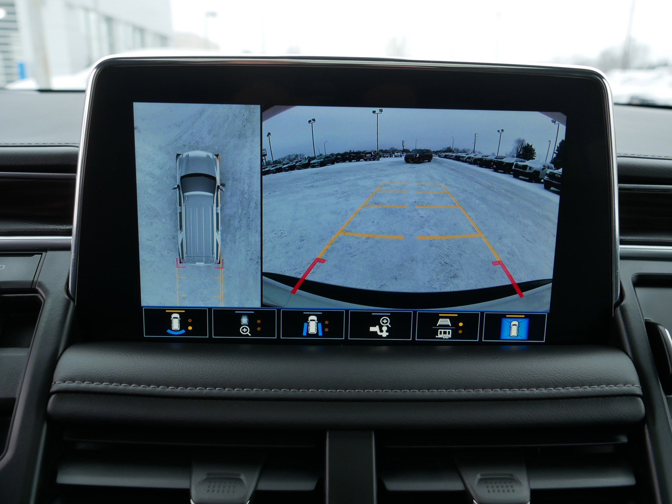 Used 2021 Chevrolet Tahoe Z71 w/ Z71 Signature Package image 27