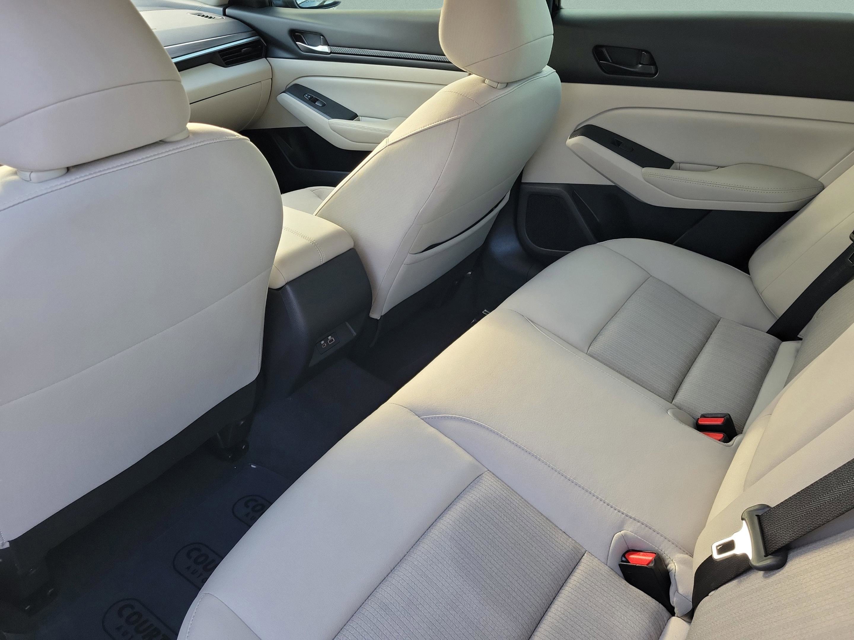 Certified 2025 Nissan Altima 2.5 SV image 12