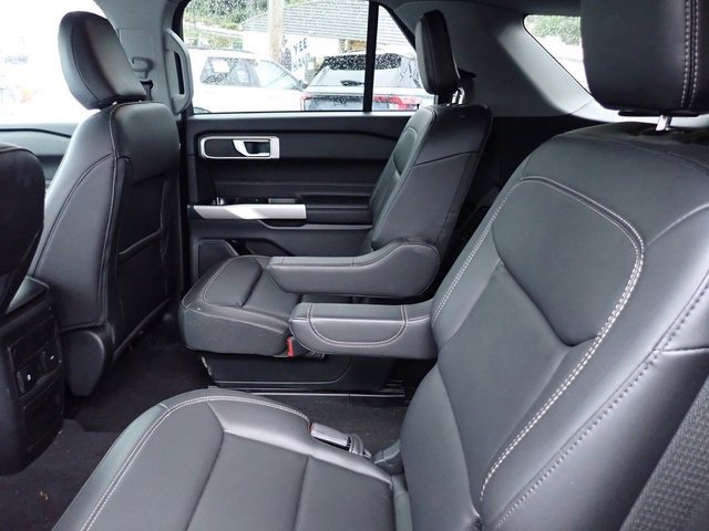 Certified 2023 Ford Explorer XLT w/ Equipment Group 202A image 18