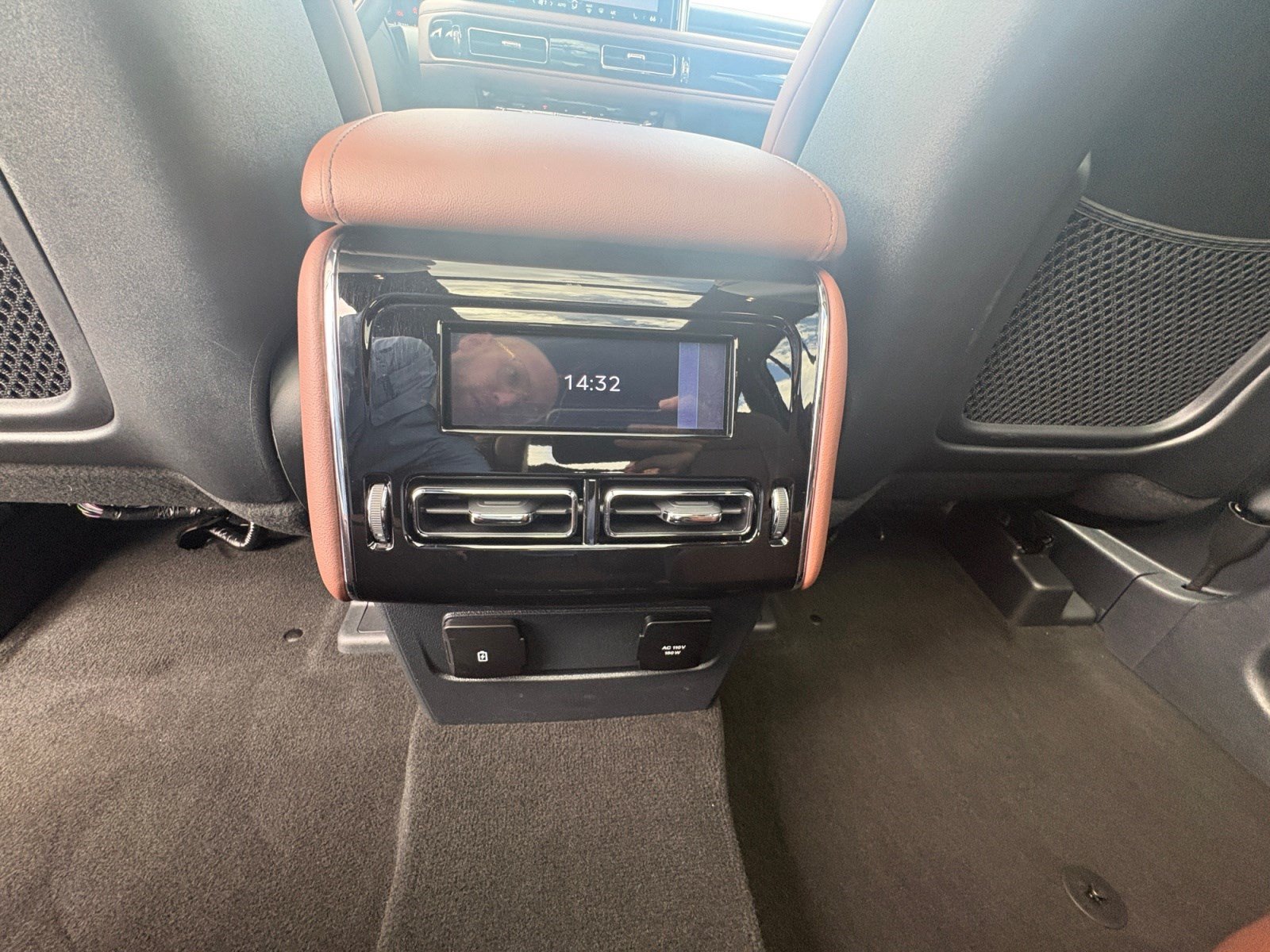 Certified 2026 Lincoln Aviator Reserve w/ Jet Appearance Package AWD/4WD image 21