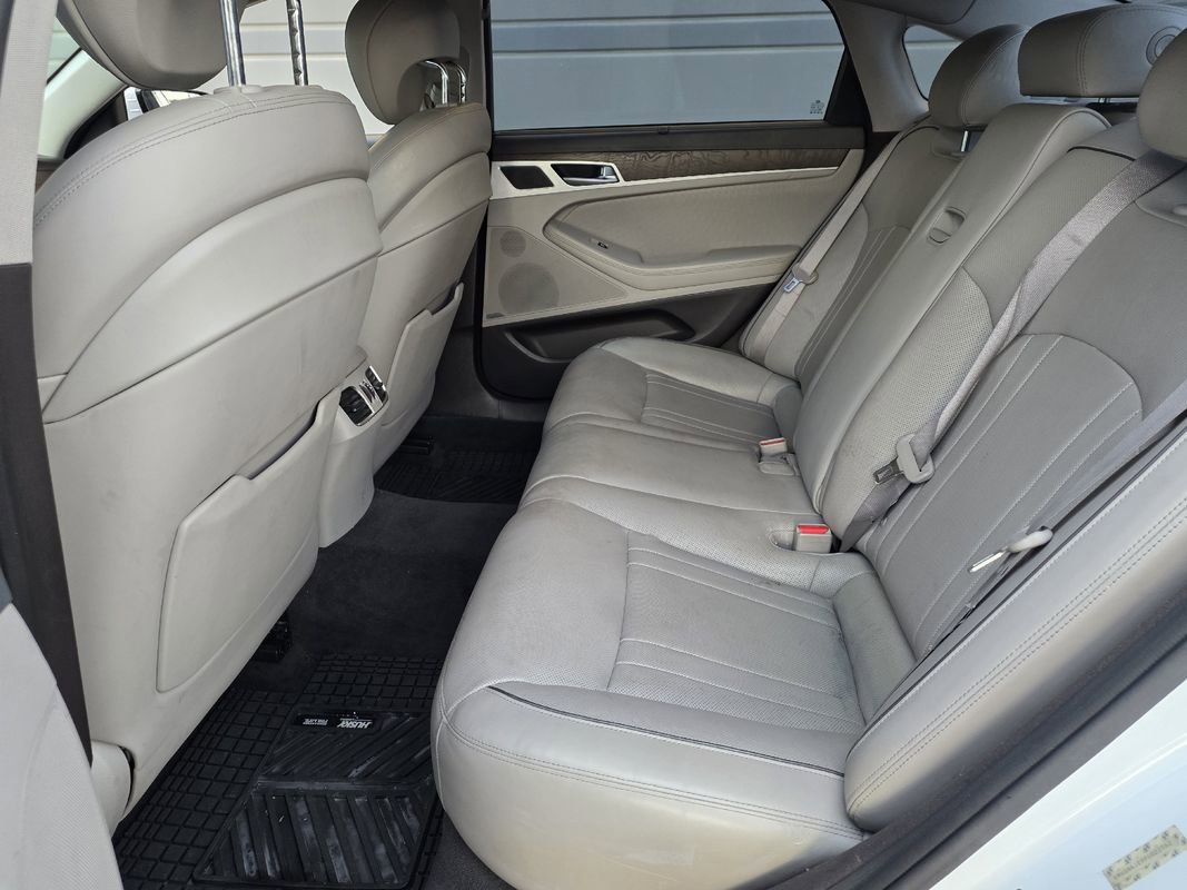 Used 2015 Hyundai Genesis 3.8 w/ Option Group 04 image 21