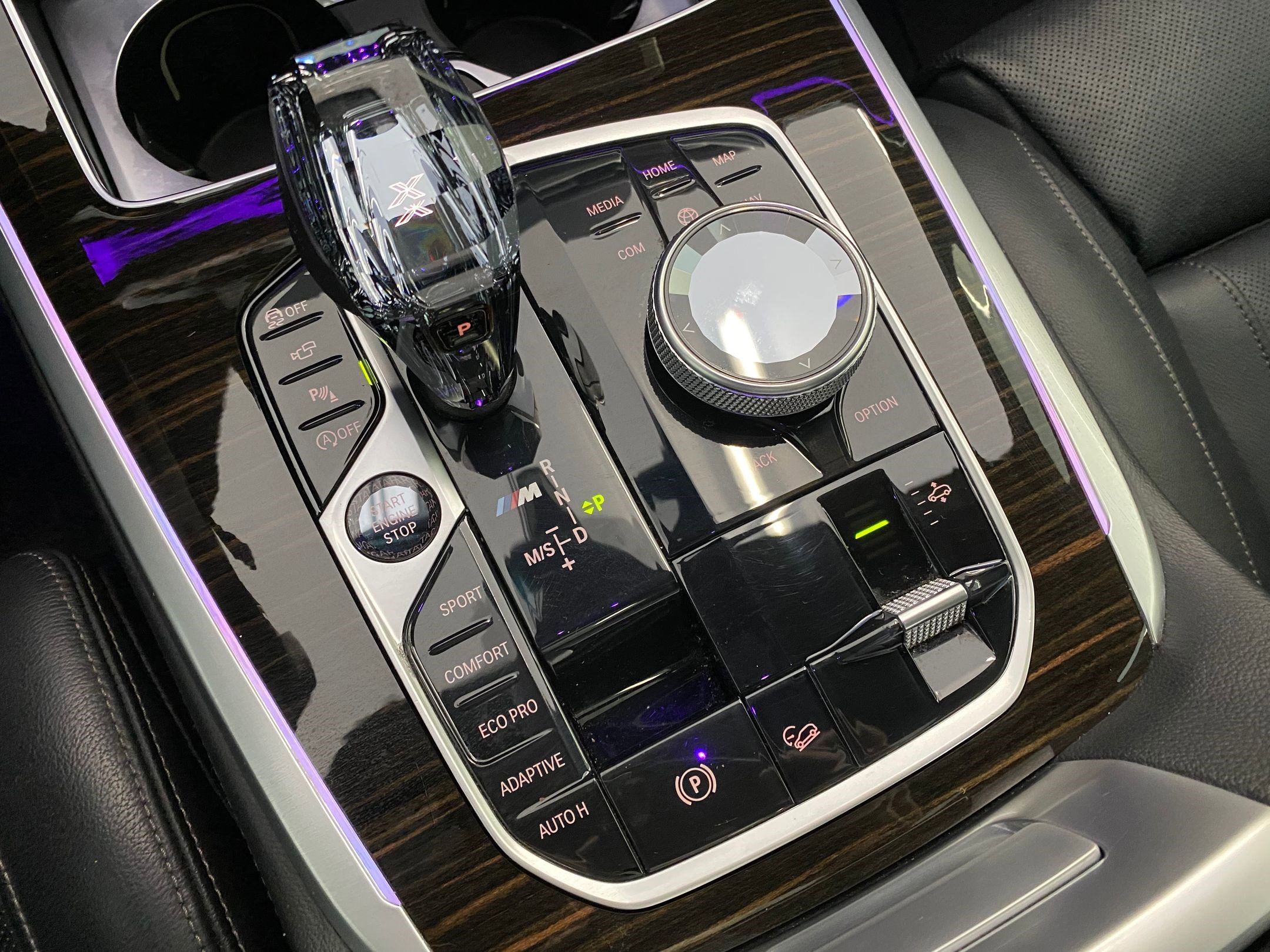 Used 2020 BMW X7 M50i w/ Executive Package image 18