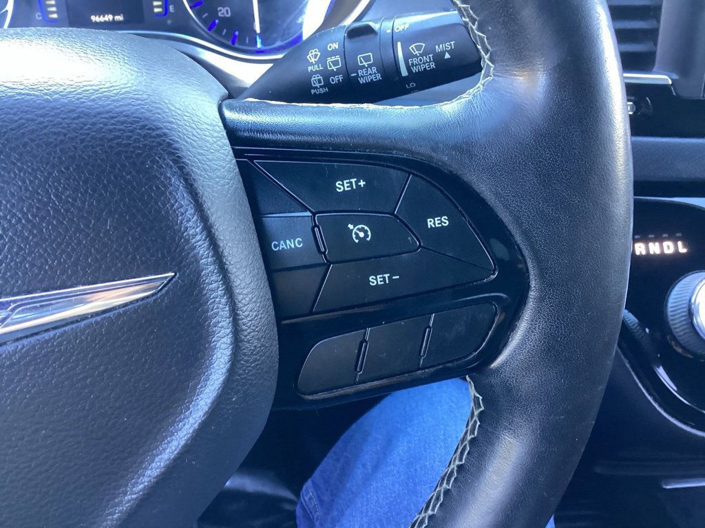 Used 2019 Chrysler Pacifica Touring-L w/ S Appearance Package FWD image 21